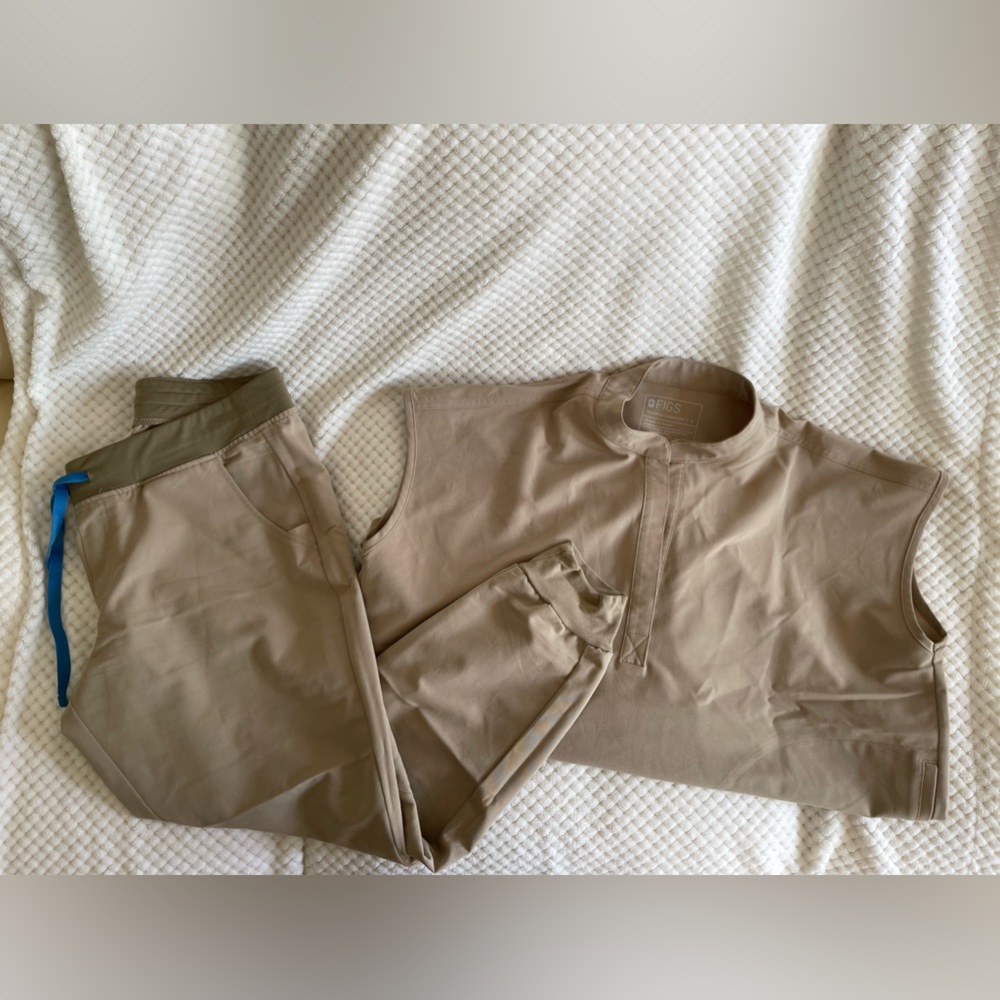 FIGS SCRUBS SET